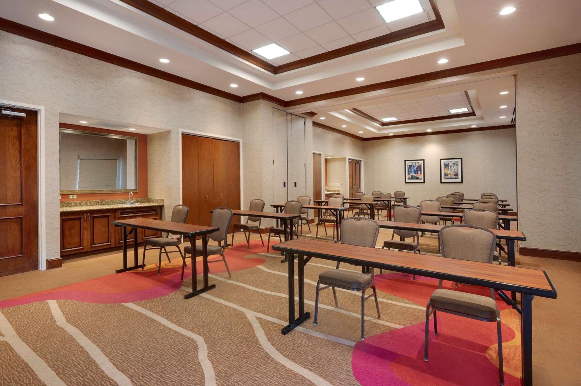 Hilton Garden Inn Chicago/Midway Airport Bedford Park Bagian luar foto