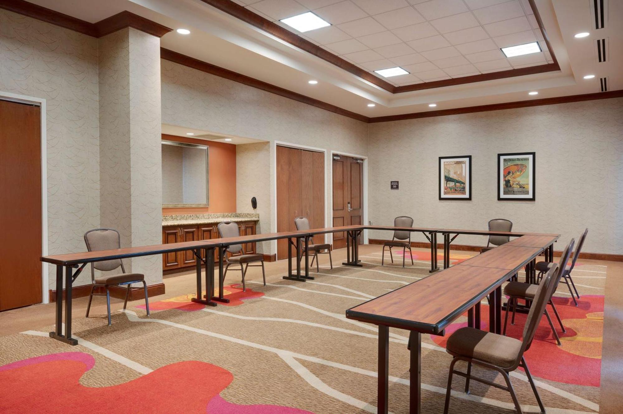 Hilton Garden Inn Chicago/Midway Airport Bedford Park Bagian luar foto
