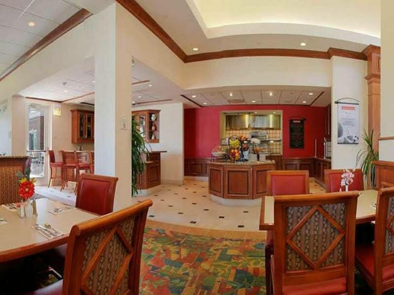 Hilton Garden Inn Chicago/Midway Airport Bedford Park Bagian luar foto